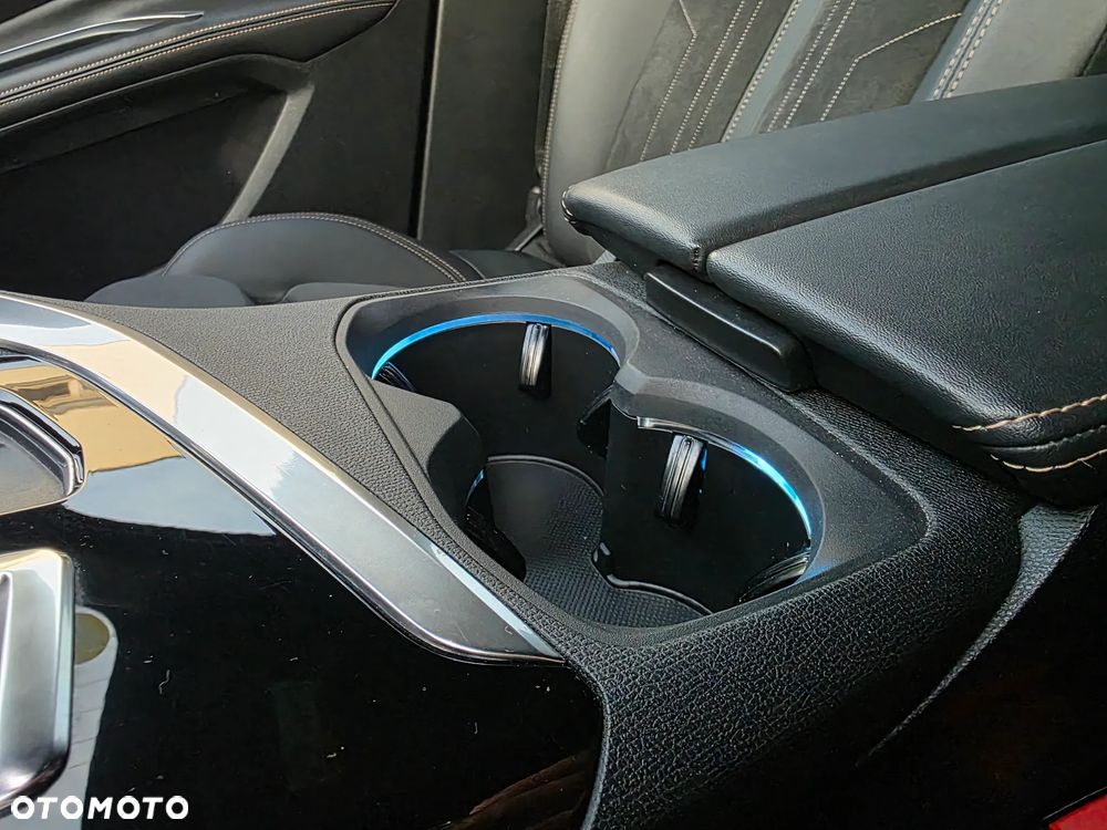 Peugeot 5008 BlueHDi 130 EAT8 GT - 25