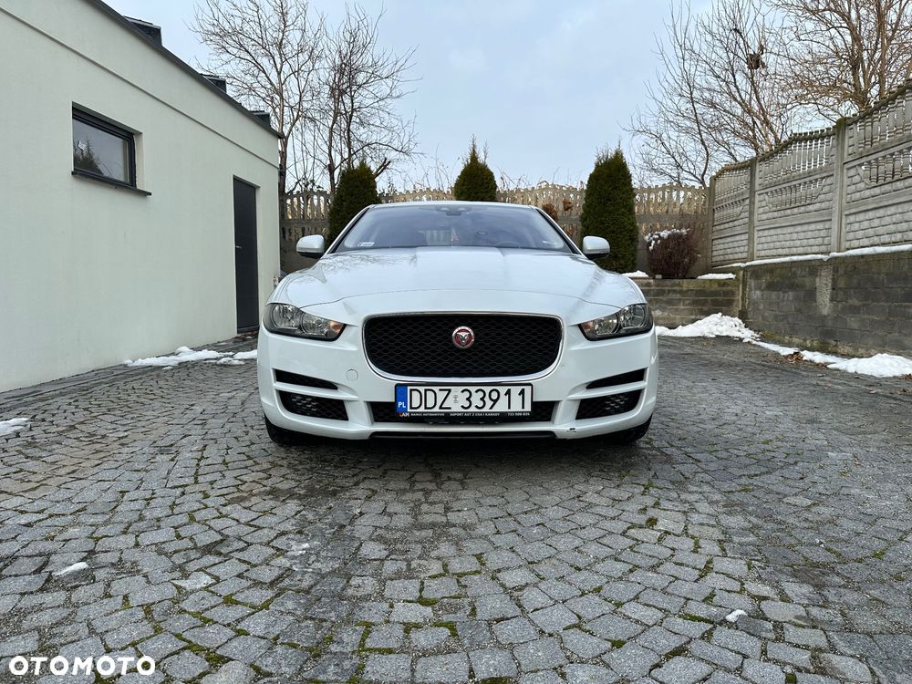 Jaguar XE - 13