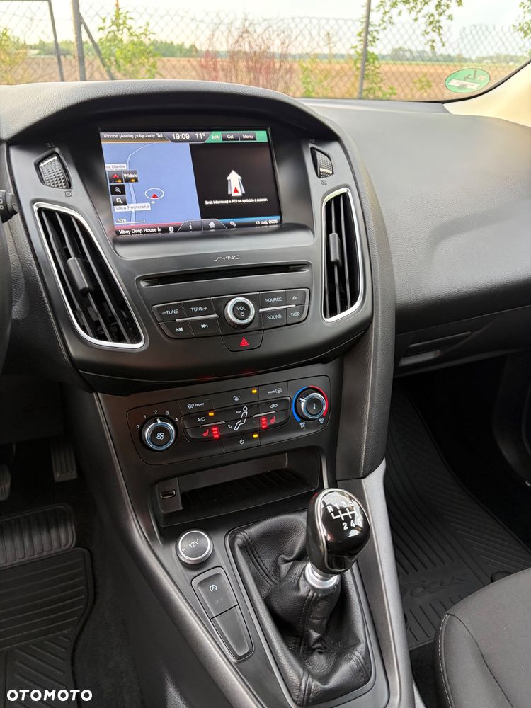 Nissan Qashqai 1.5 dCi DPF I-Way - 17