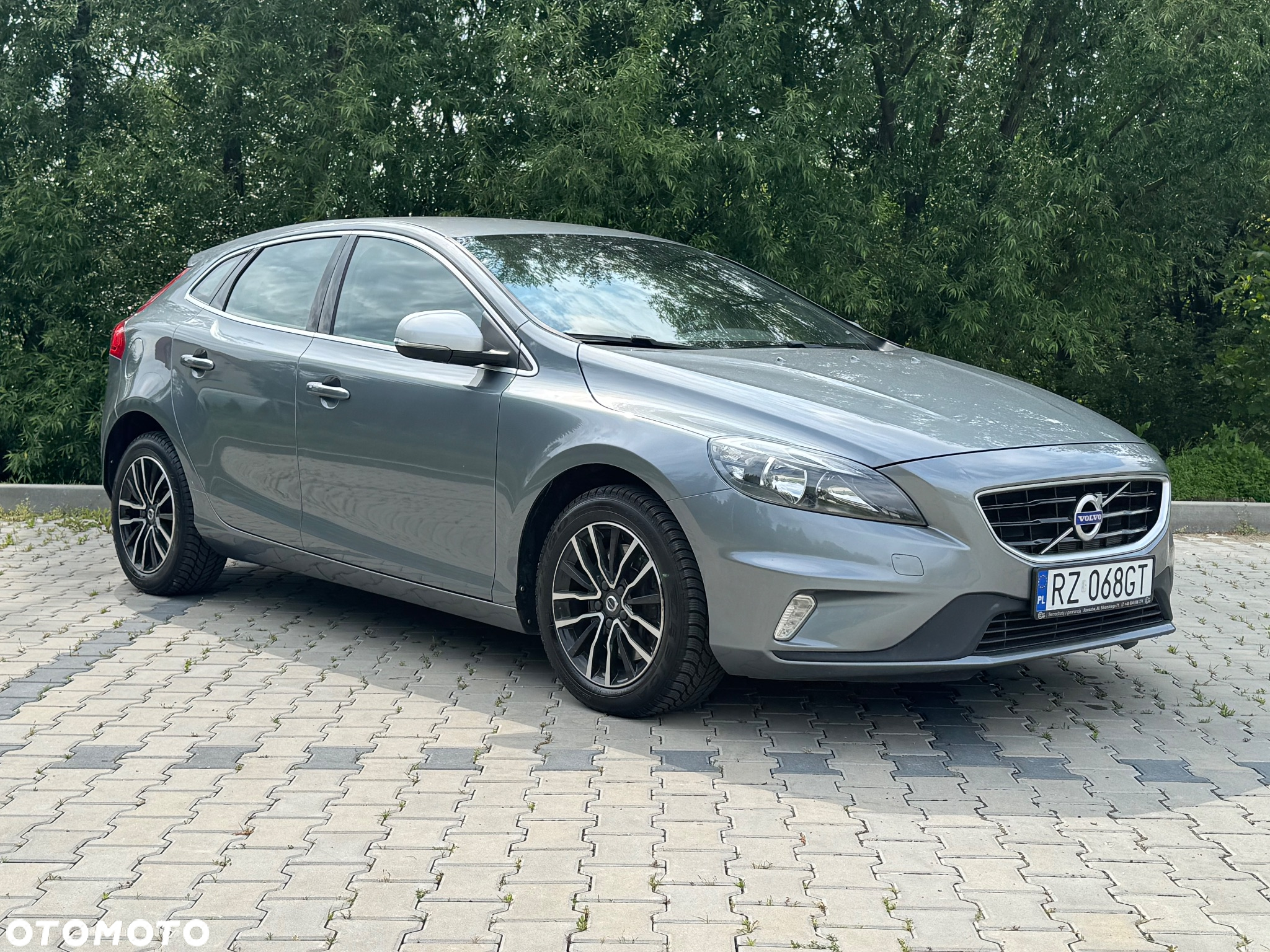 Volvo V40 D2 Drive-E R-Design Momentum - 2