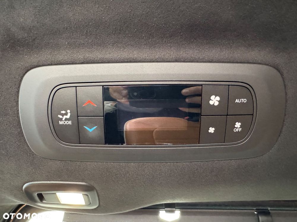 Chrysler Pacifica - 25