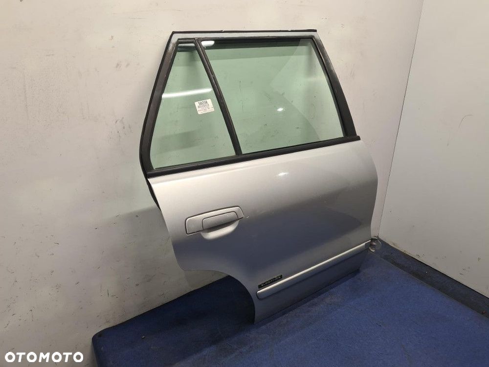 MITSUBISHI GALANT VIII KOMBI DRZWI TYŁ PRAWE A69 - 4