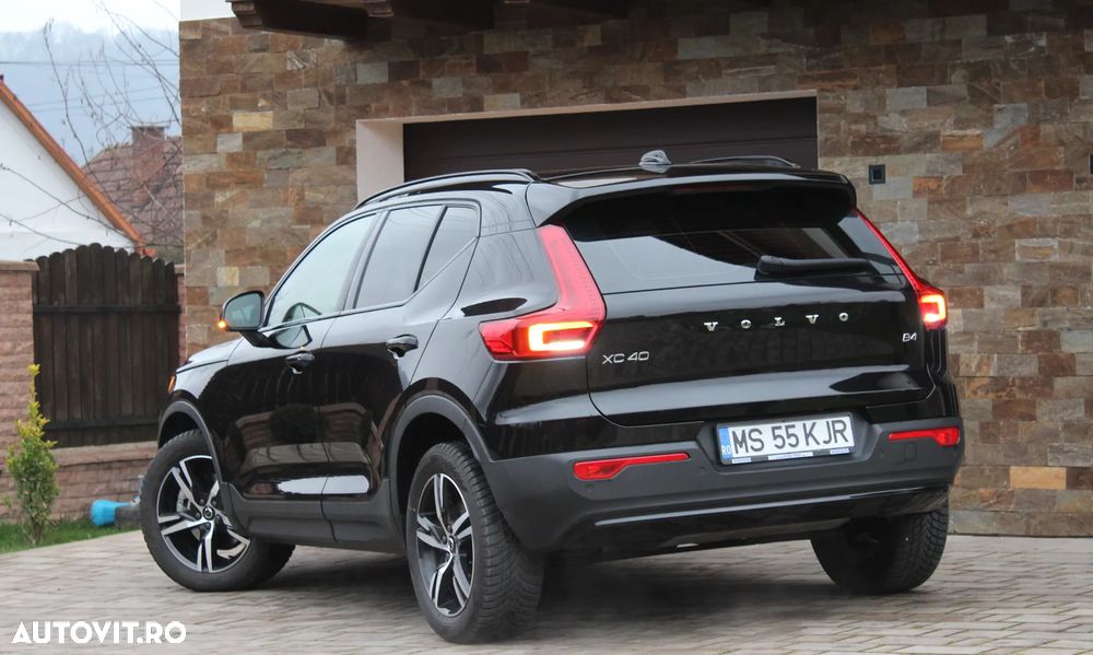 Volvo XC 40 B4 B DKG Ultimate Dark - 2