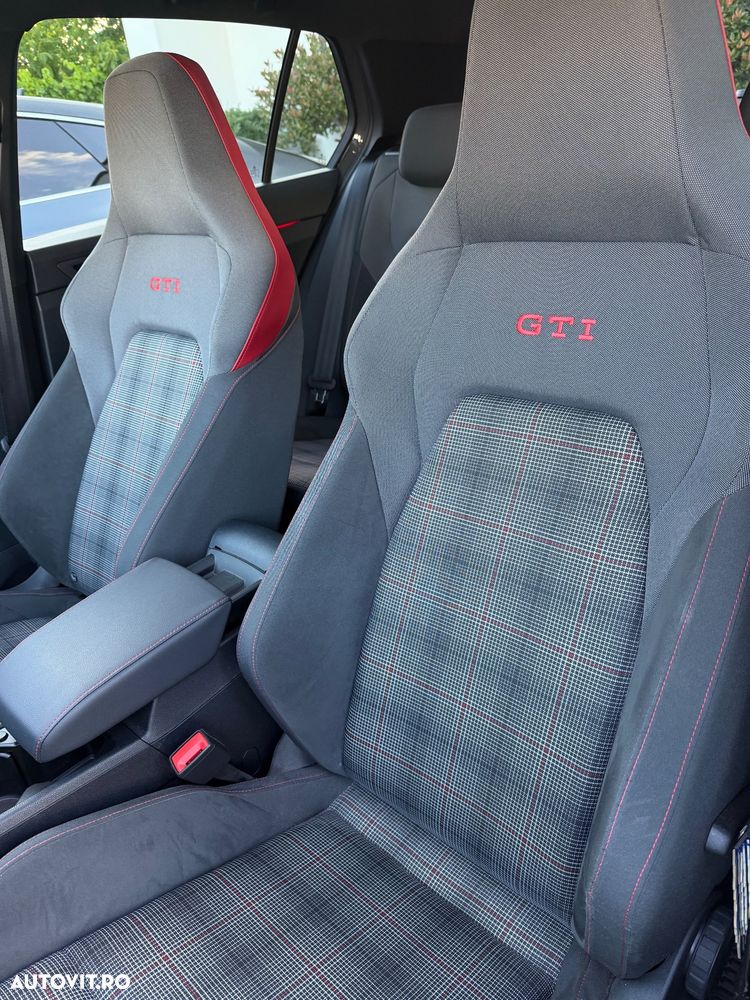 Volkswagen Golf - 27