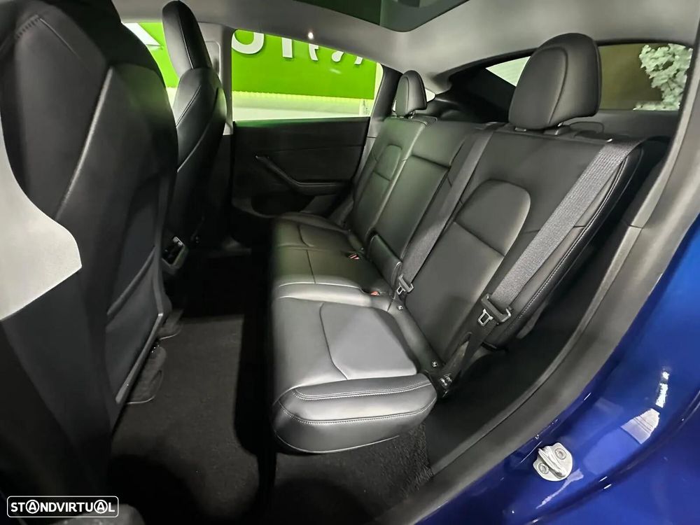 Tesla Model Y Long Range Dual Motor AWD - 8