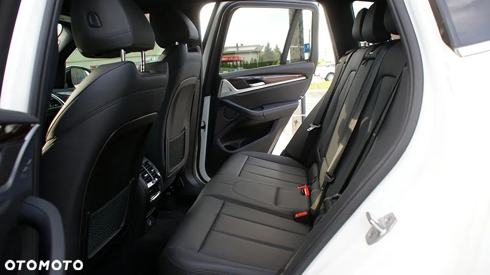 BMW X3 xDrive30i GPF Advantage sport - 23