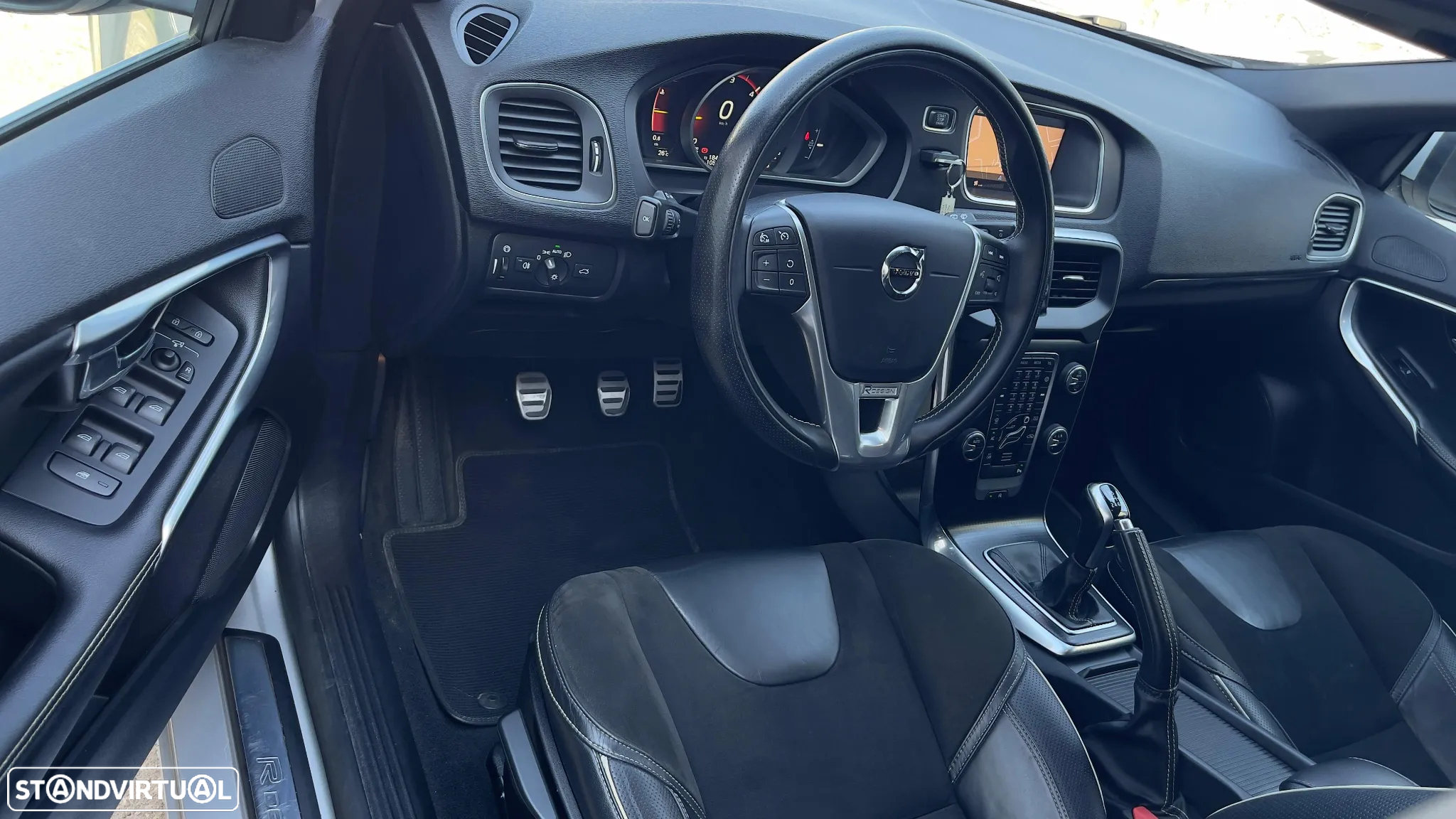Volvo V40 2.0 D2 R-Design - 6