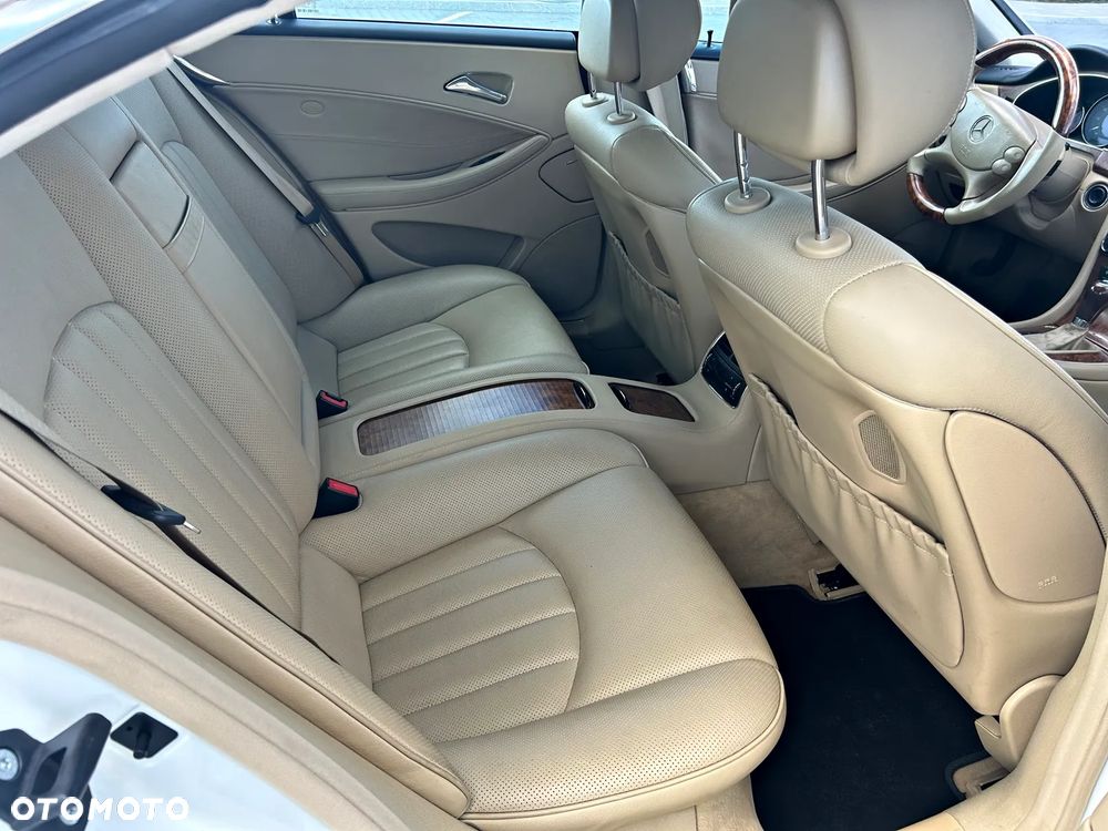 Mercedes-Benz CLS 500 - 11
