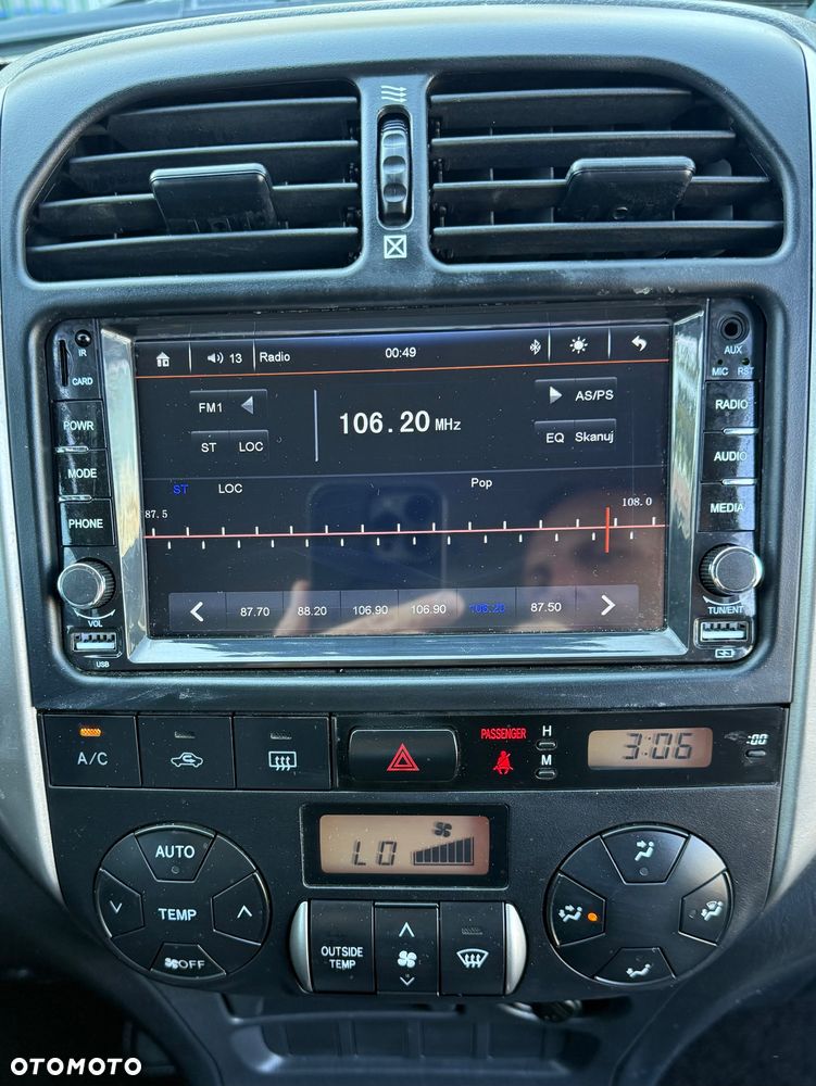 Toyota RAV4 4x4 Sol - 22