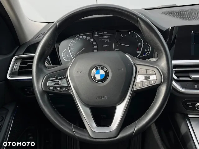 BMW Seria 3 318d Sport Line - 19