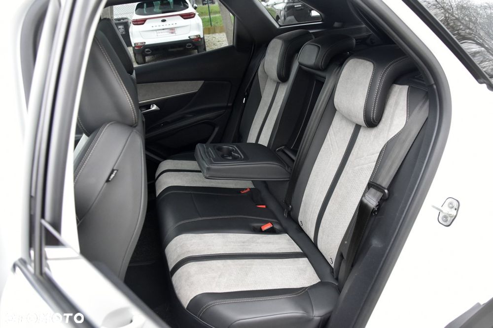 Peugeot 3008 1.6 PureTech HYbrid4 GT Line S&S EAT8 - 22