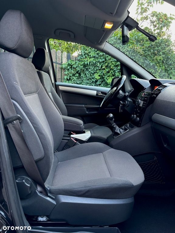 Opel Zafira - 22