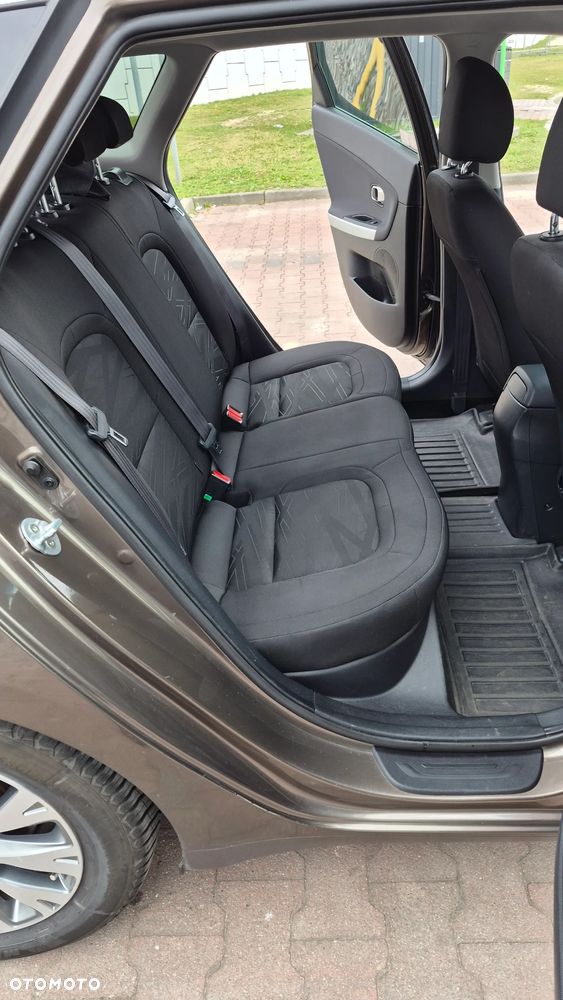 Kia Ceed 1.6 GDI Smart Plus DCT - 33