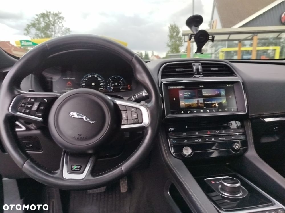 Jaguar F-Pace 2.0 i4D RWD R-Sport - 10