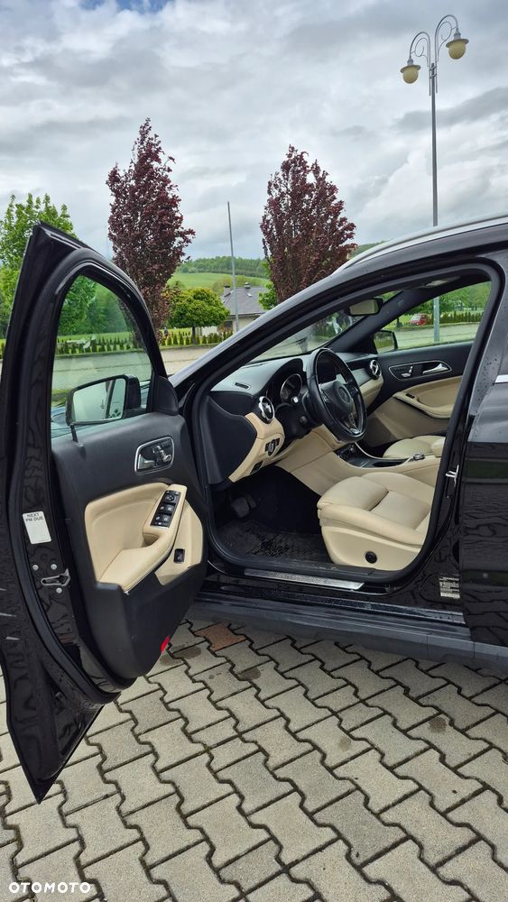 Mercedes-Benz GLA 250 4-Matic - 9