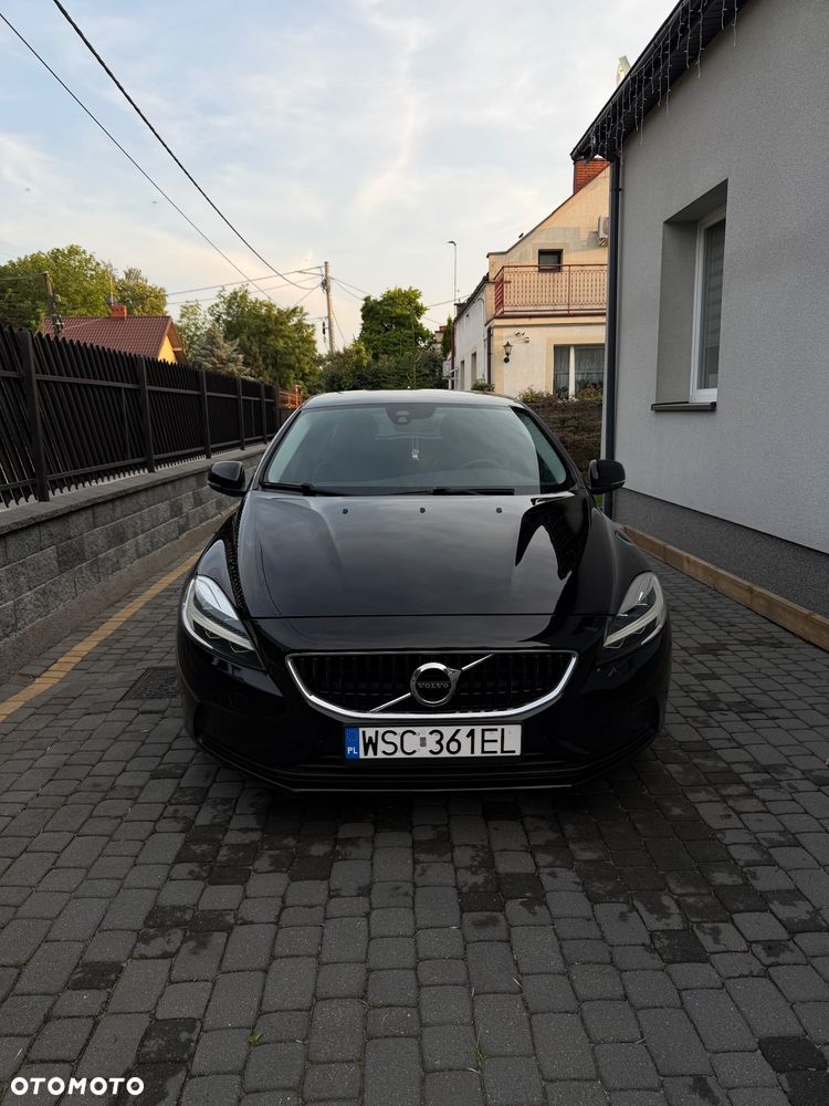 Volvo V40 D2 Drive-E Momentum - 1