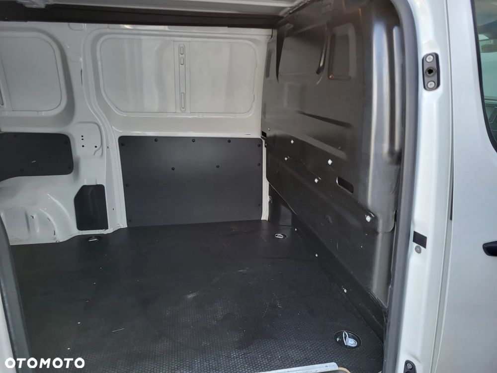 Opel Vivaro - 9