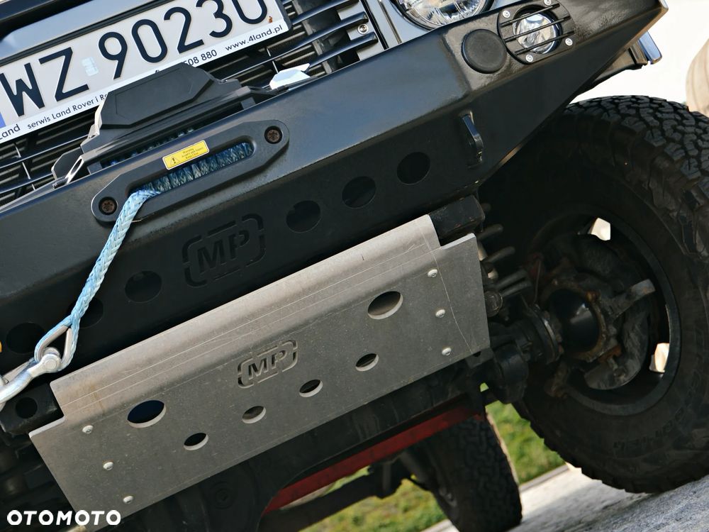 Land Rover Defender 2.5 TDI - 17