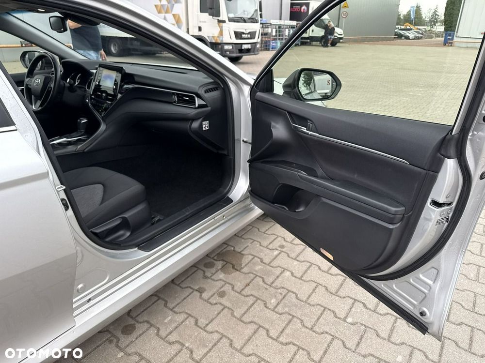 Toyota Camry 2.5 Hybrid Comfort CVT - 18
