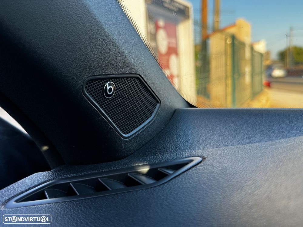 VW T-Roc Cabrio 1.5 TSI OPF DSG R-Line Edition Karmann - 12