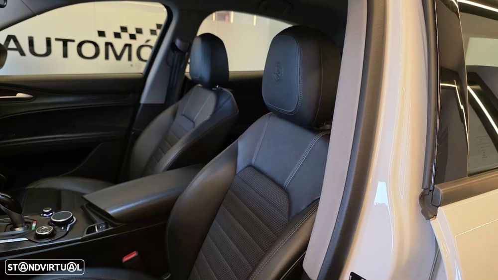 Alfa Romeo Stelvio 2.2 D Super AT8 - 36