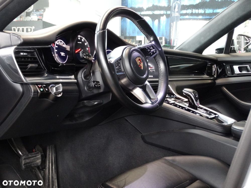 Porsche Panamera - 20