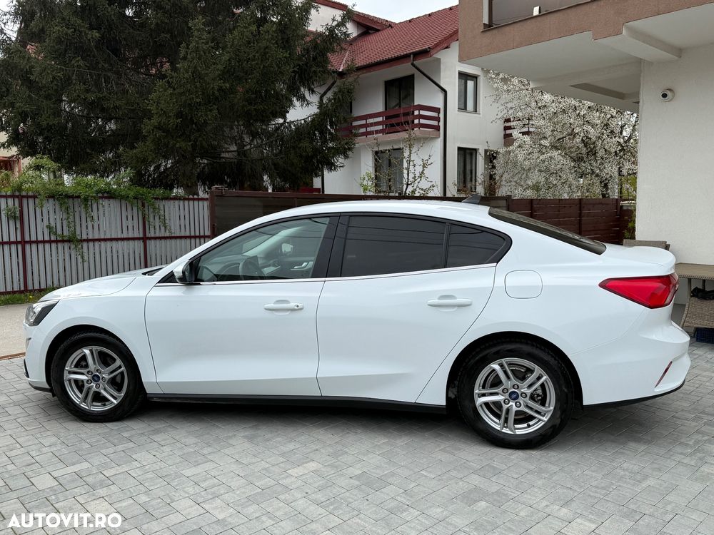 Ford Focus 1.0 EcoBoost Connected - 11