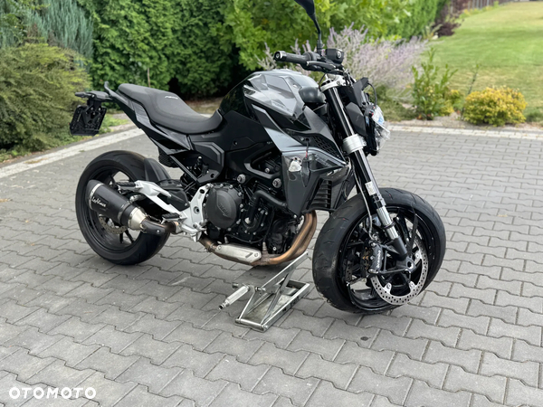 BMW F