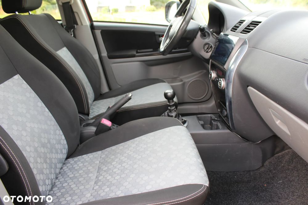 Suzuki SX4 2.0 DDiS Premium 4WD - 8