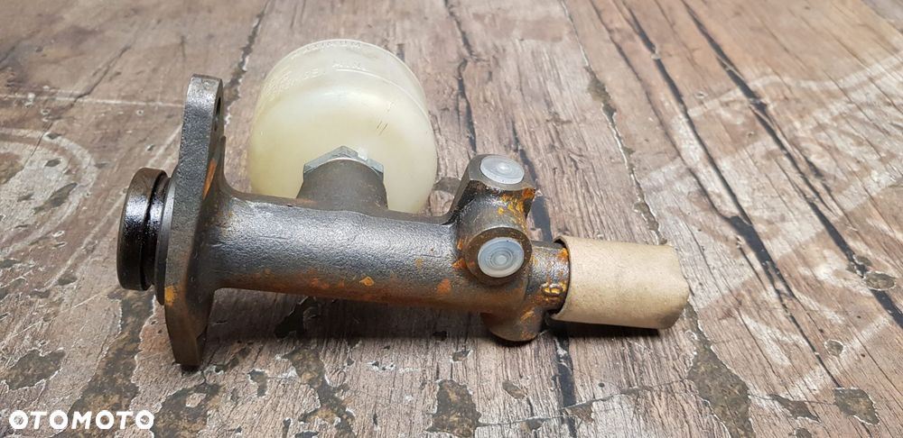 Pompa hamulcowa + zbiorniczek - 10
