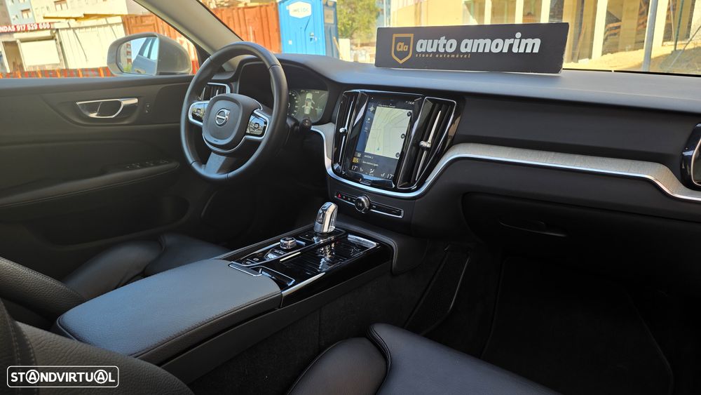 Volvo V60 2.0 T8 AWD TE Inscription - 32