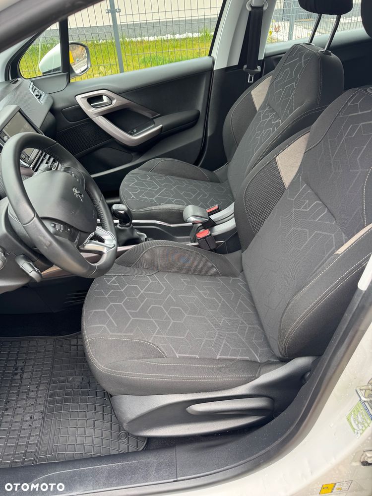 Peugeot 2008 - 6