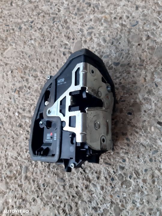 Incuietoare dreapta spate BMW E90 / E91 cod 7060296 - 1