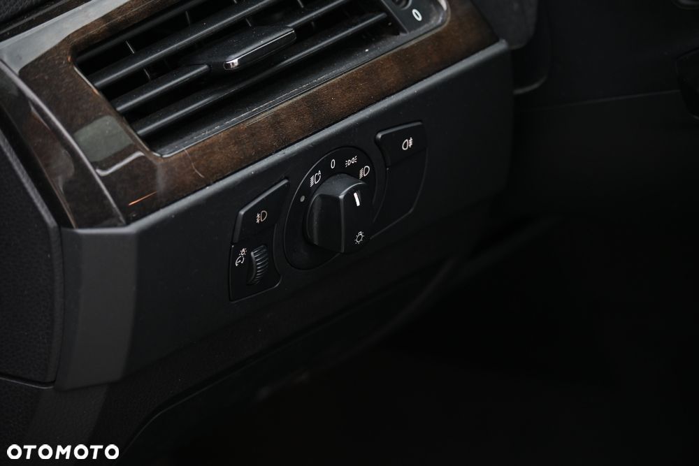 BMW Seria 5 530i - 26