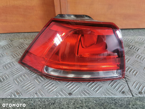 LAMPA LEWY TYŁ VW GOLF VII HB 5G0945095M