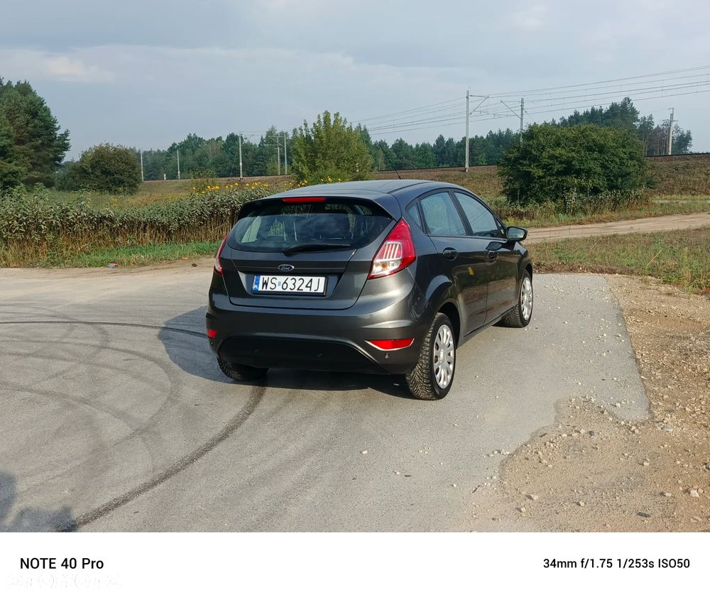 Ford Fiesta 1.5 TDCi Ambiente - 15