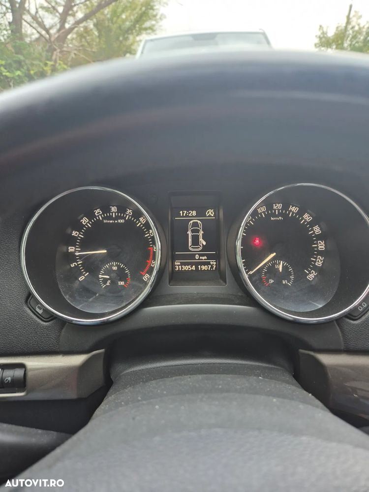 Skoda Yeti 2.0 TDI DSG Ambition 4x4 - 6
