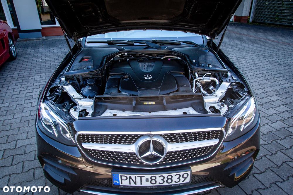 Mercedes-Benz Klasa E 400 4-Matic 9G-TRONIC - 16