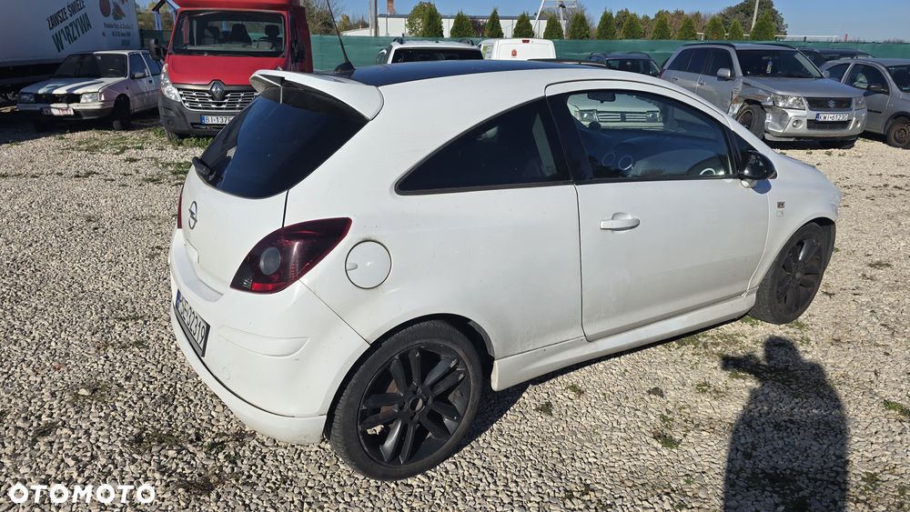 Opel Corsa 1.4 16V Sport - 8