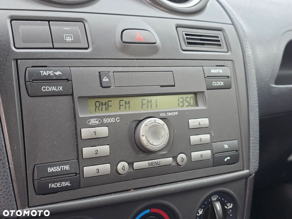 Ford Fiesta 1.3 Ambiente - 11