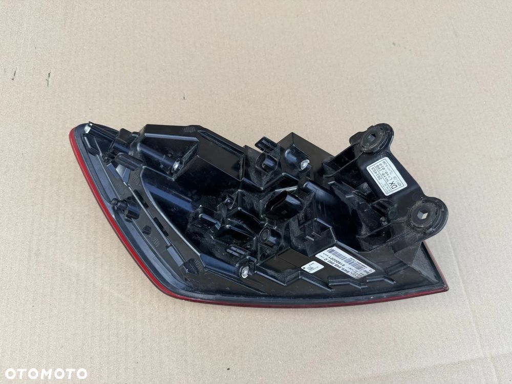 LAMPA LED PRAWA TYŁ AUDI A4 B9 8W9 KOMBI ORYGINAŁ BEZ USZKODZEŃ - 3