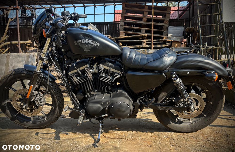 Harley-Davidson Sportster Iron 883 - 2