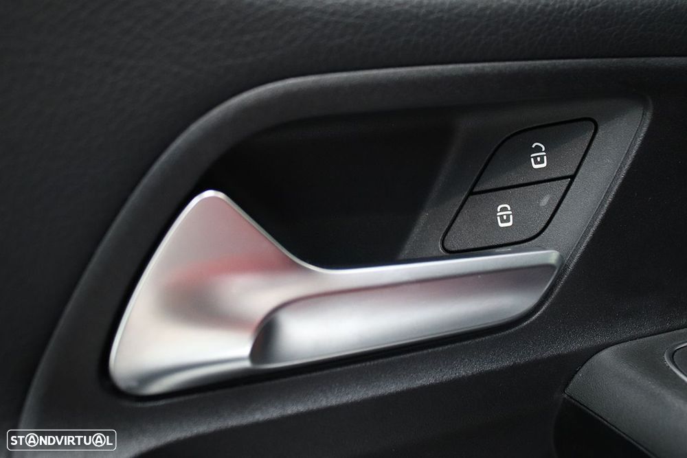 Mercedes-Benz GLB 180 d Progressive - 19