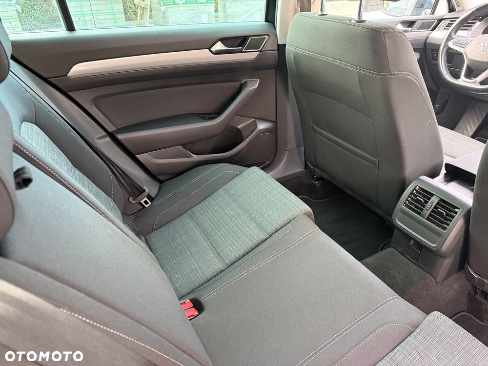 Volkswagen Passat 2.0 TDI EVO Business - 18