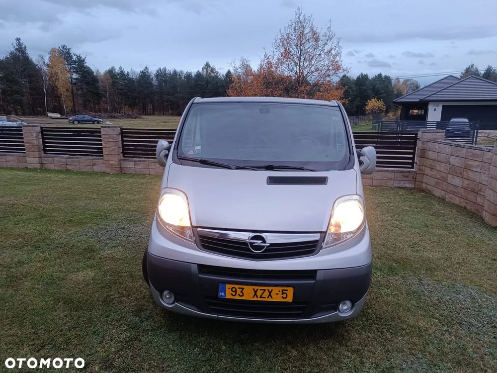 Opel Vivaro - 8