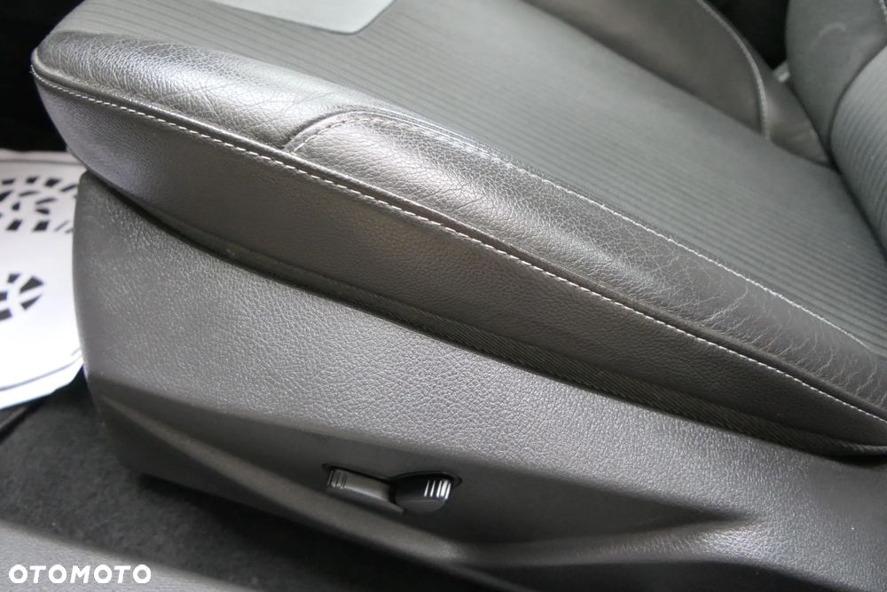 Ford Focus 1.6 Ti-VCT Titanium - 22