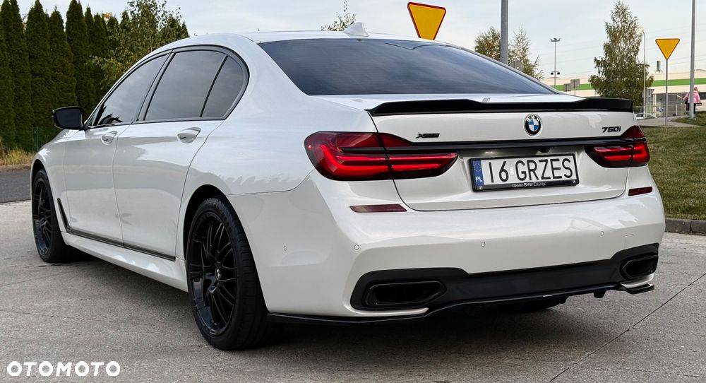 BMW Seria 7 750Li xDrive Edition Exclusive - 12