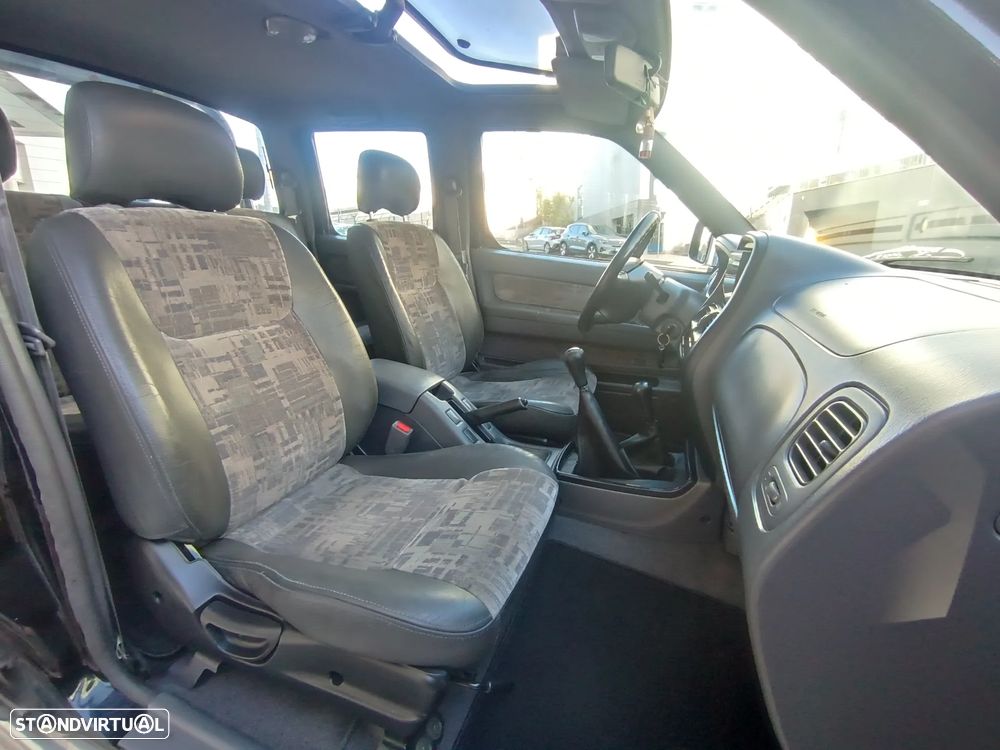 Nissan Pick Up 2.5 TD CD Navara - 25
