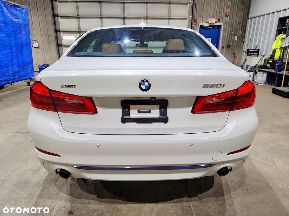 BMW Seria 5 530i xDrive Sport Line - 7