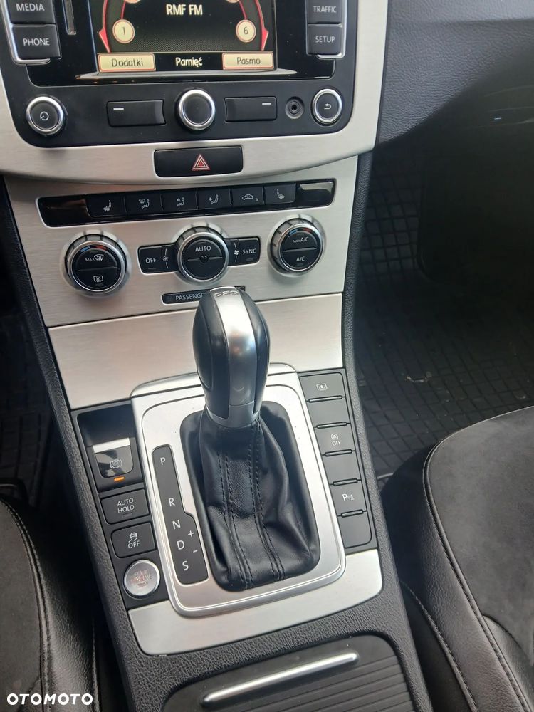 Volkswagen Passat - 9